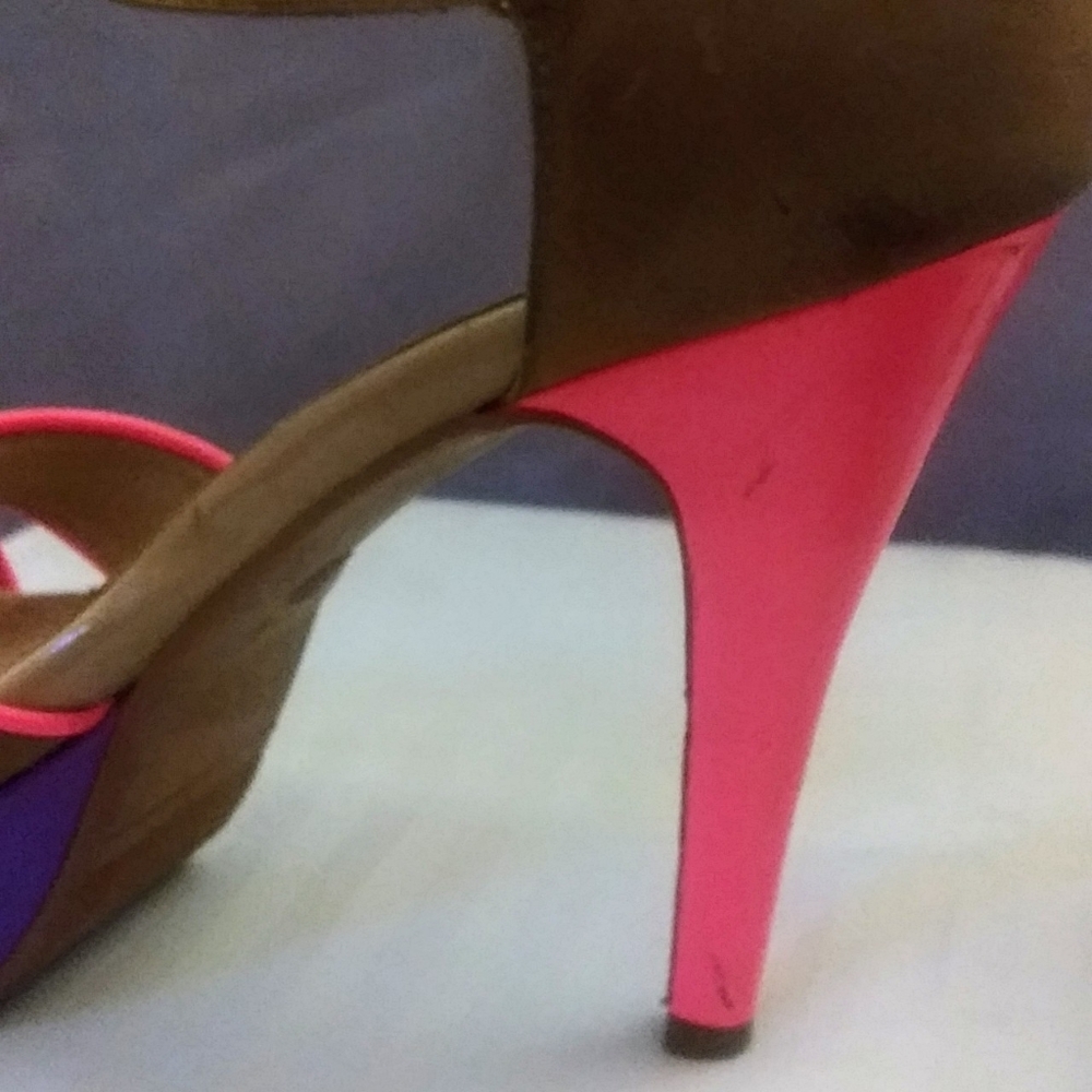 Heels - Picture 7 of 9
